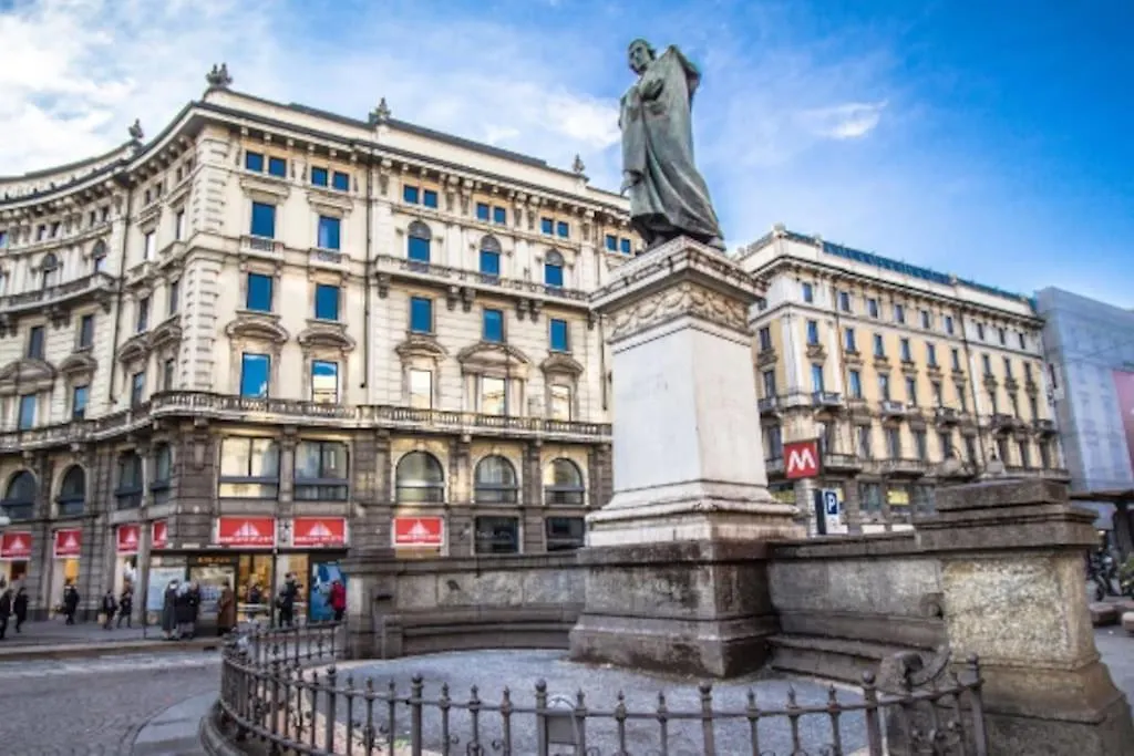Piazza Duomo - Antico Appartamento Dell'800 Milão Itália